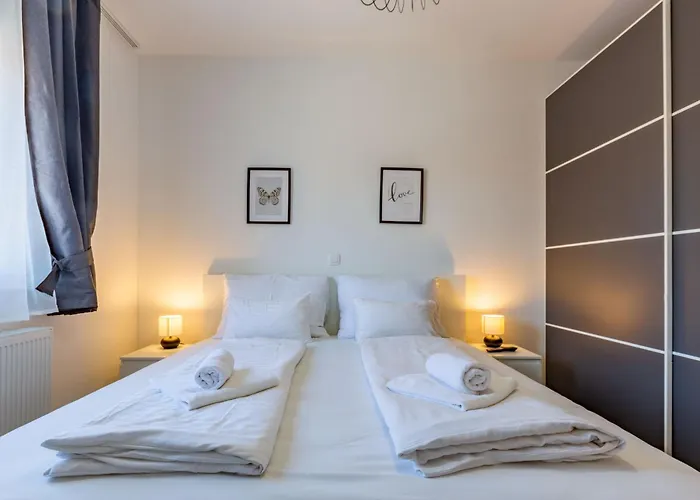 Lpl Luxury Apartments