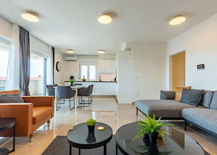 Lpl Luxury Apartments