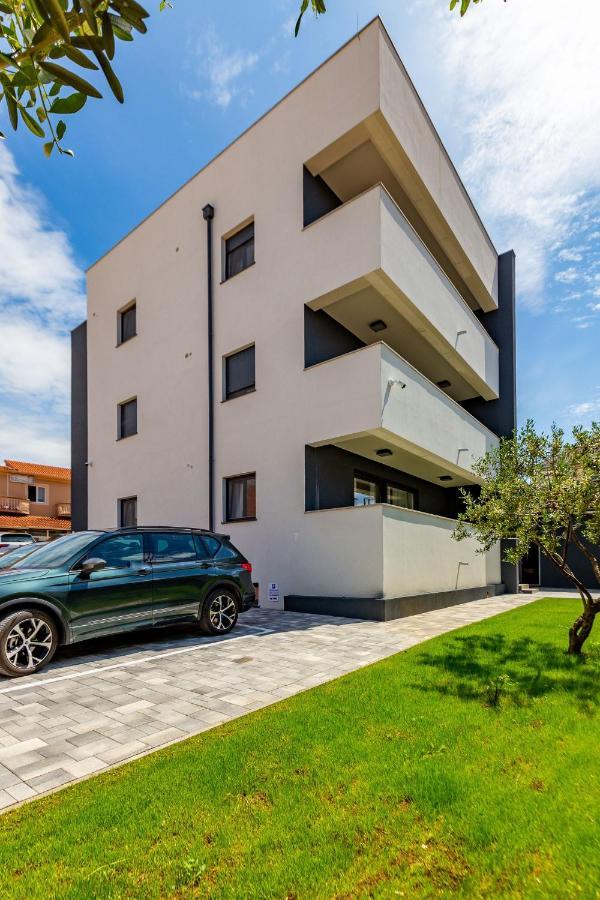 Lpl Luxury Apartment