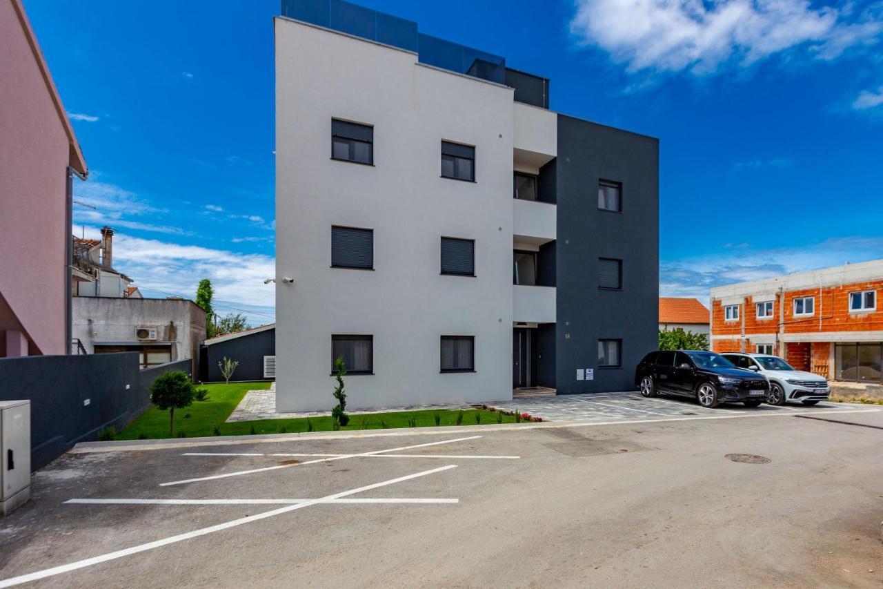 Lpl Luxury Apartment