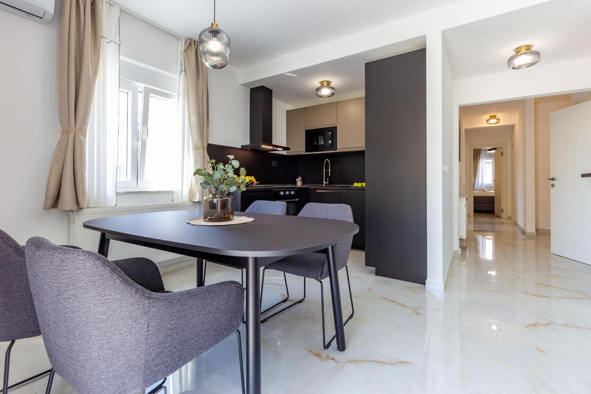 Lpl Luxury Apartment